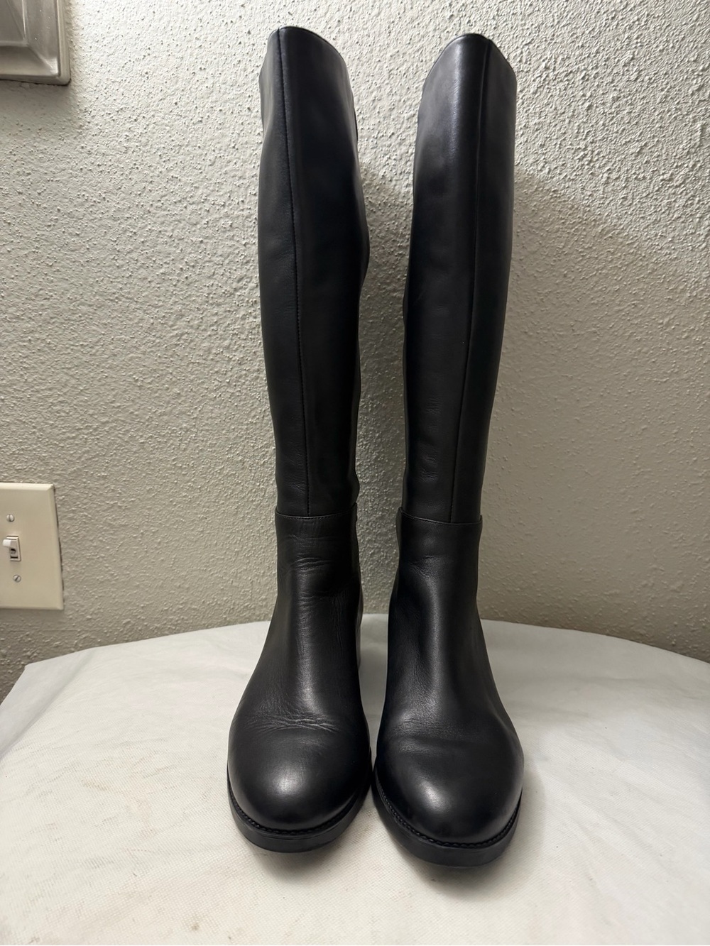TORY BURCH CAITLIN LEATHER LOGO RIDING BOOT BLACK BLOCK ($510),pre-owned,SZ9M
